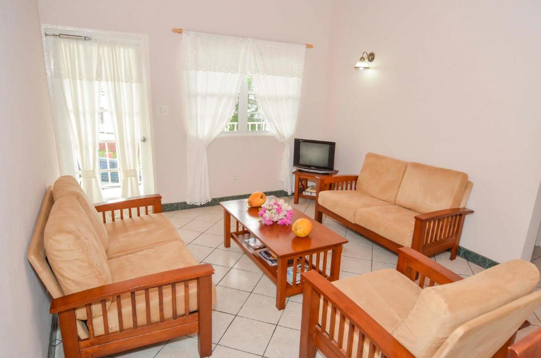 Caribbean Inn and Suites 전경