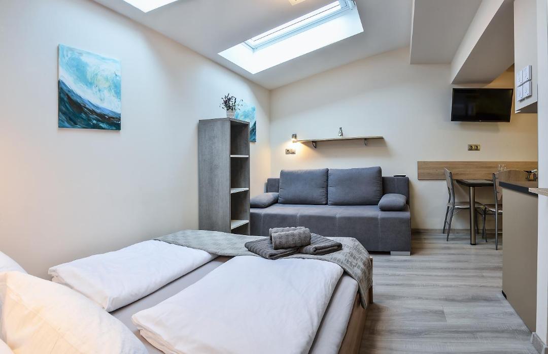 For You Apartmanok 전경