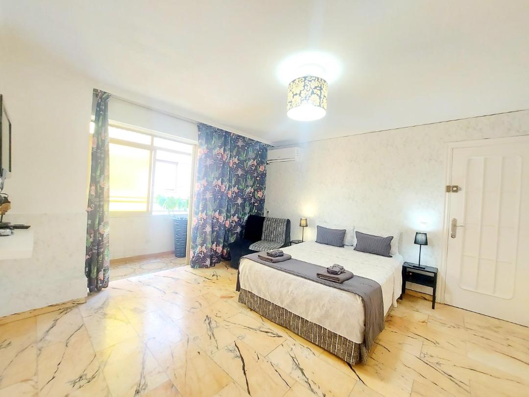 Gloria Host House 전경