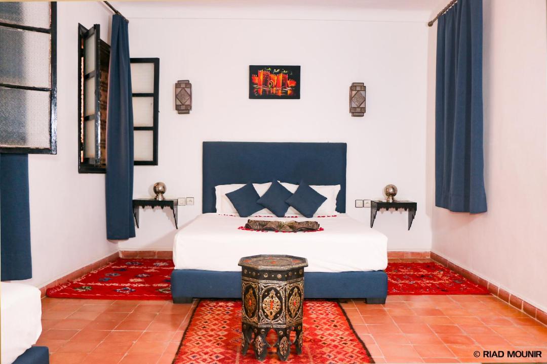 Riad Mounir 전경