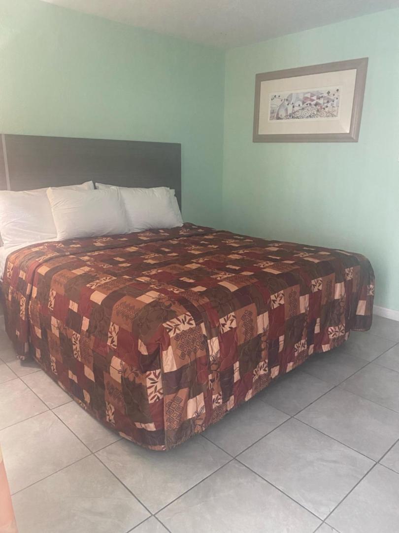 Royal Canadian Motel 전경