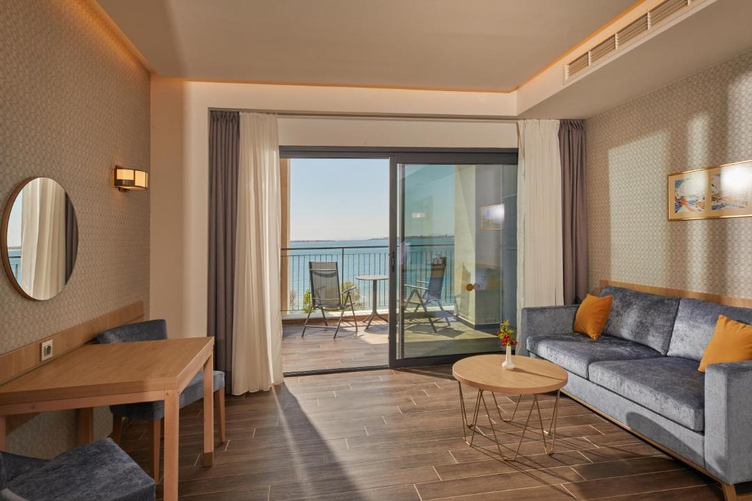 Secrets Sunny Beach Resort and Spa 전경