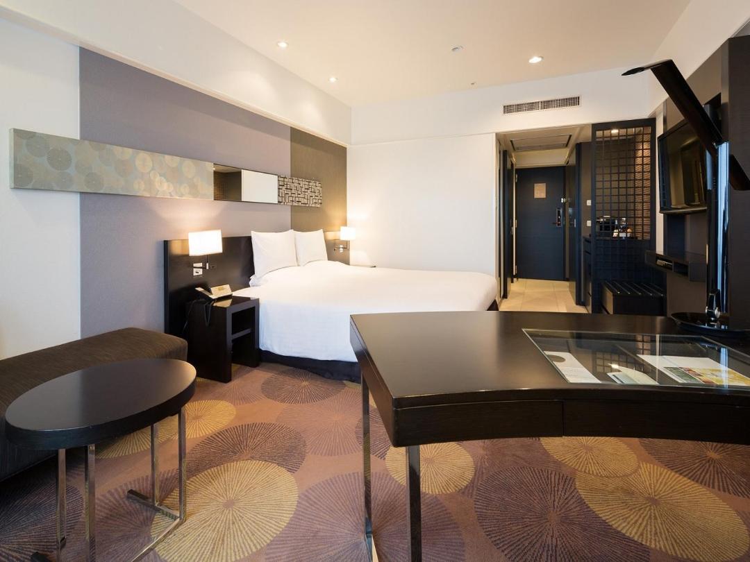 브라이튼 호텔 외관 야경