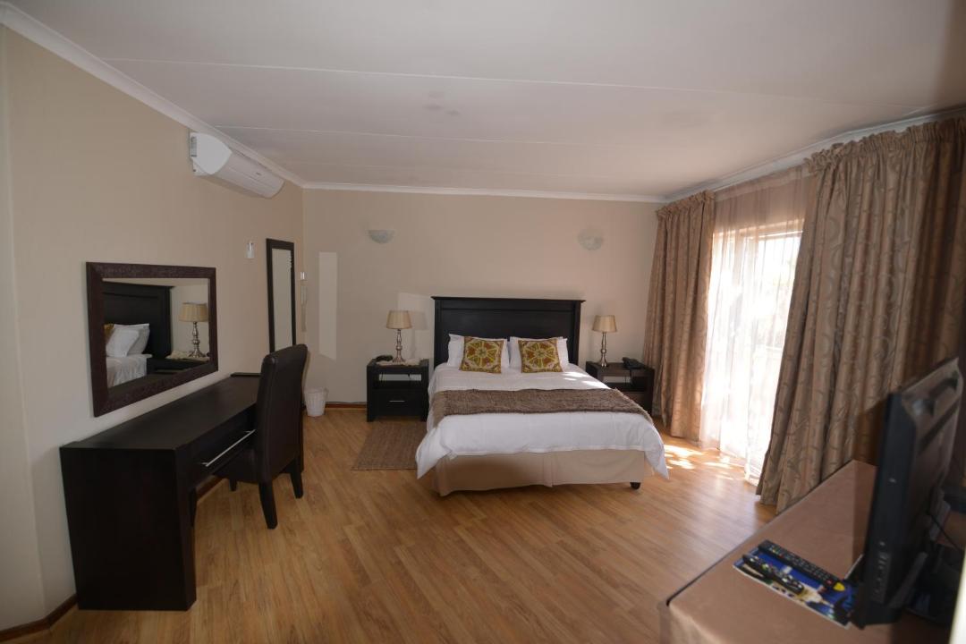 Attache Guest Lodge & Health Spa 전경