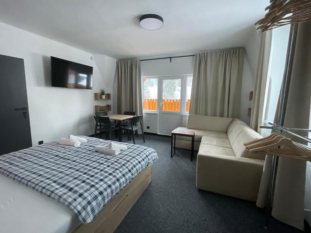 Apartmany Svaty Mikulas 전경