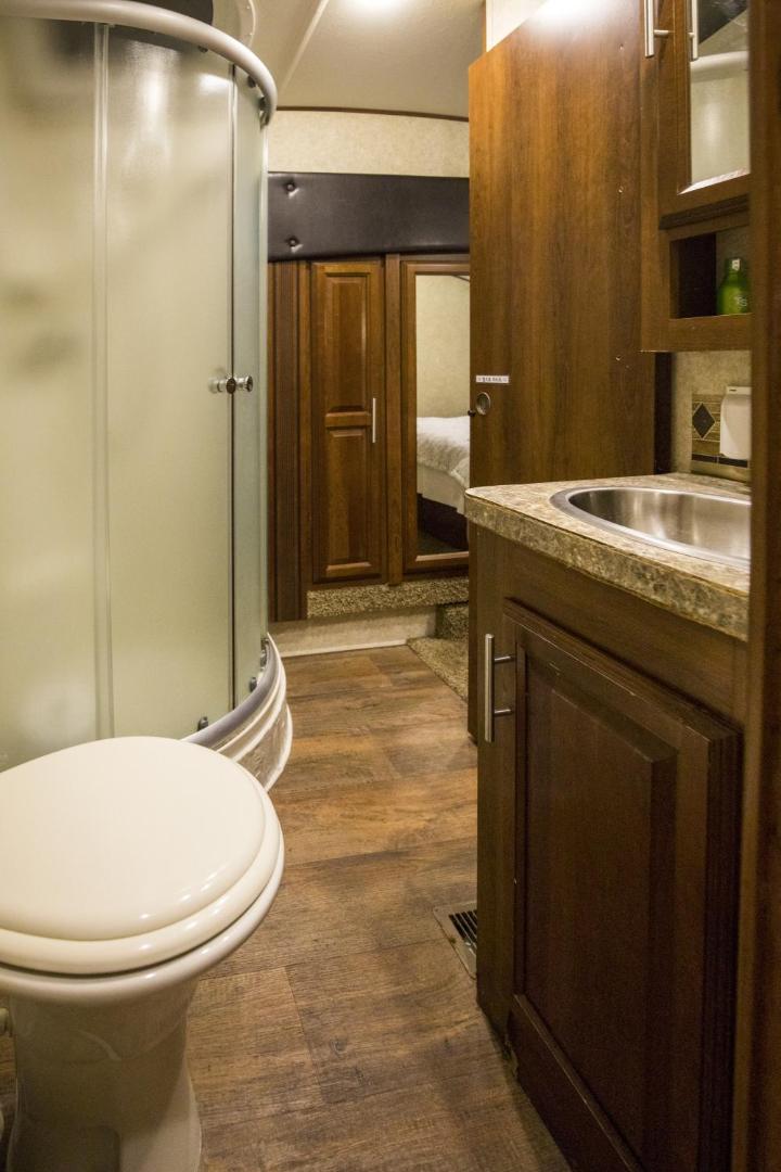 메이 더 카라반 외관 1