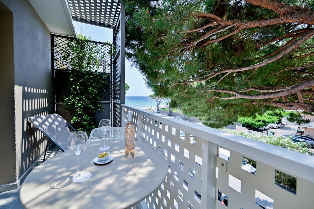 Hotel La Menado 전경