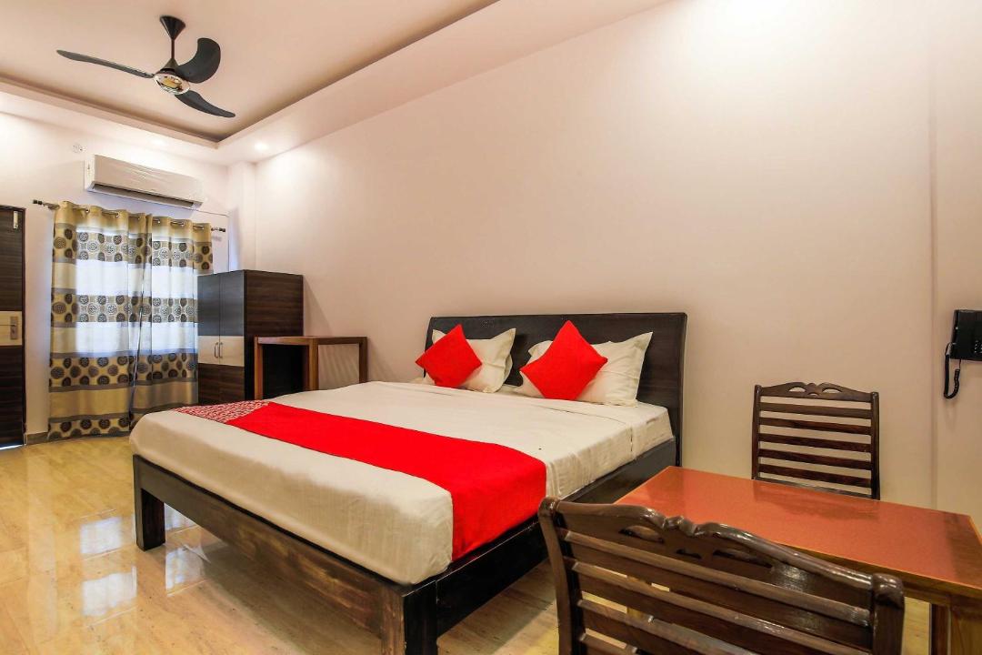 Hotel O The Velvet Chinhat Tiraha 전경