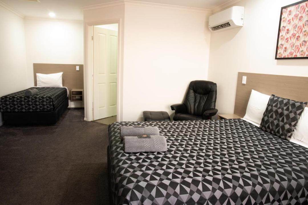 Hillston Motor Inn On High 전경