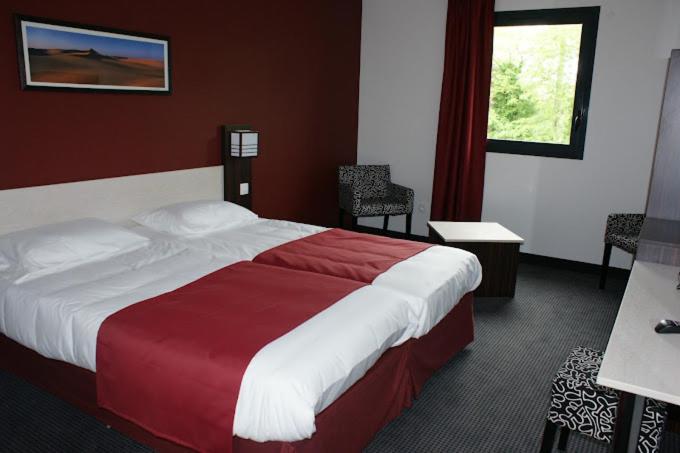 Hotel AKENA La Ferte Bernard 전경