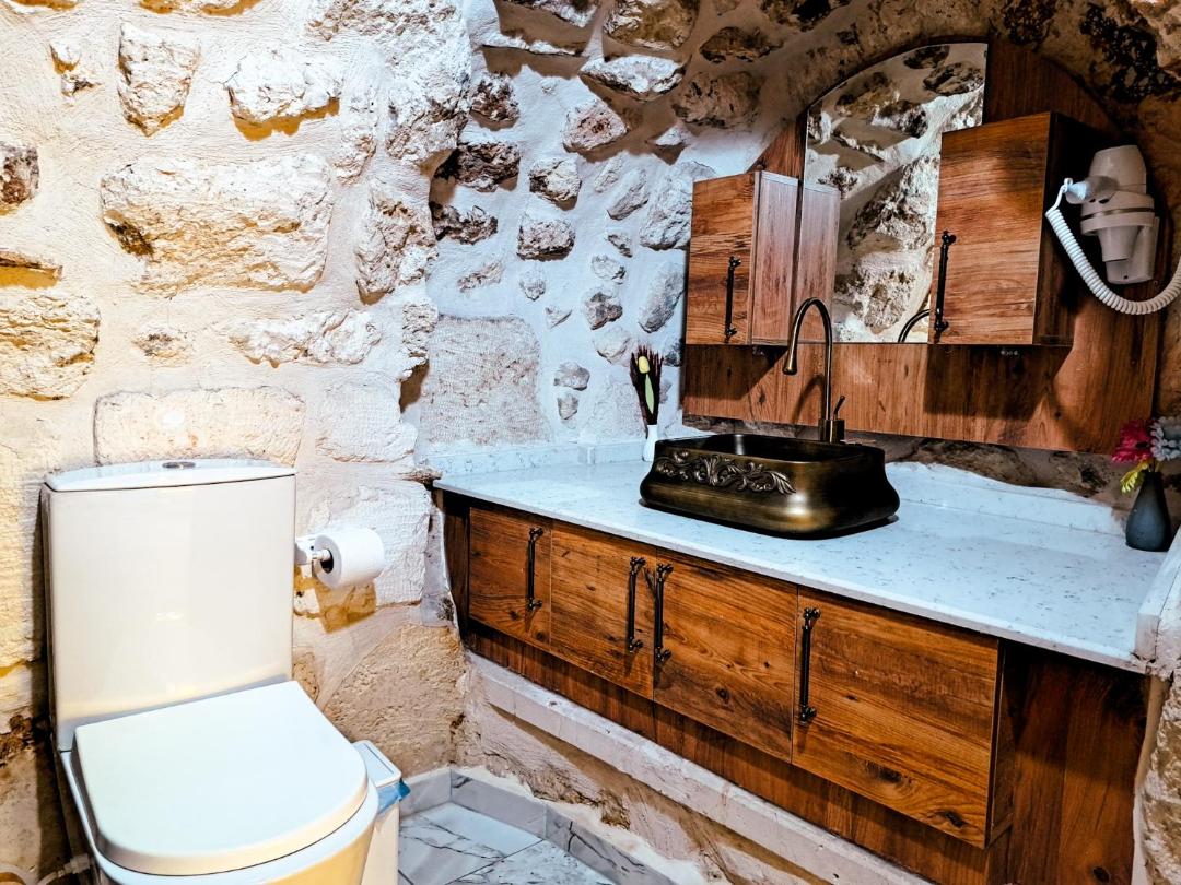 Mons Masius Boutique Hotel Teras 전경