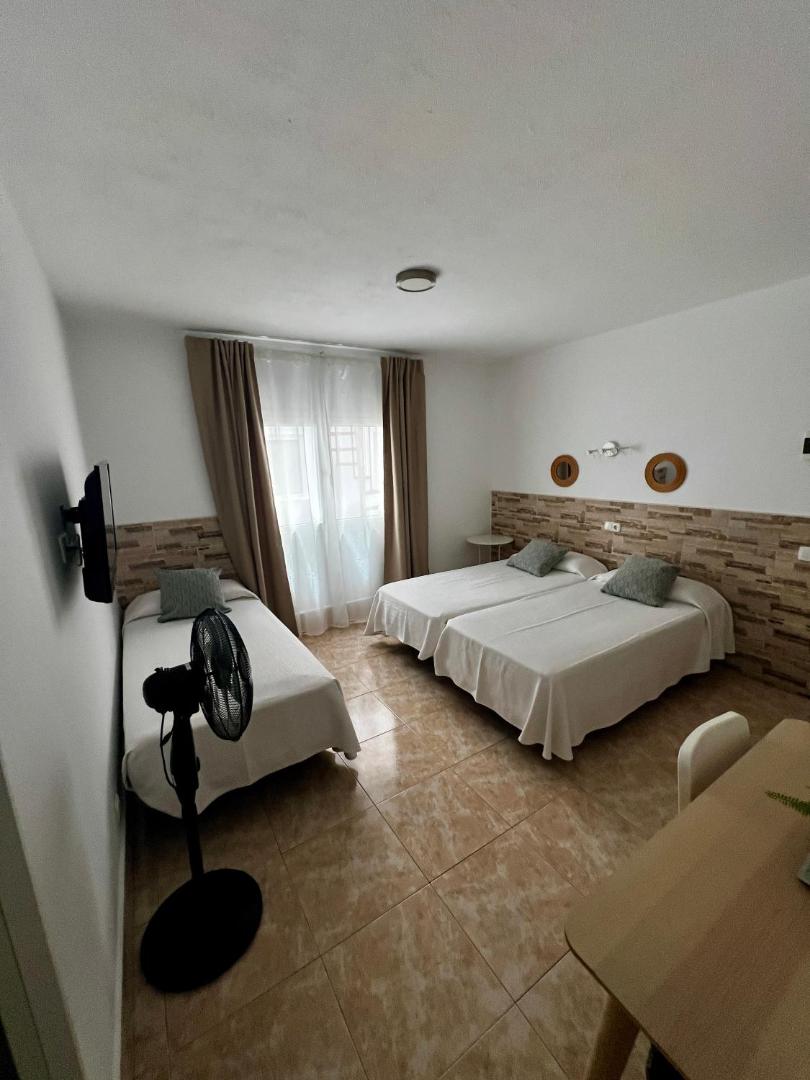 Hostal Residencia Cardona 전경