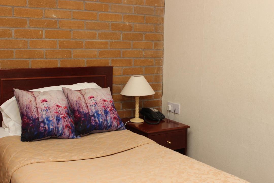 Old Kings Arms Hotel 전경