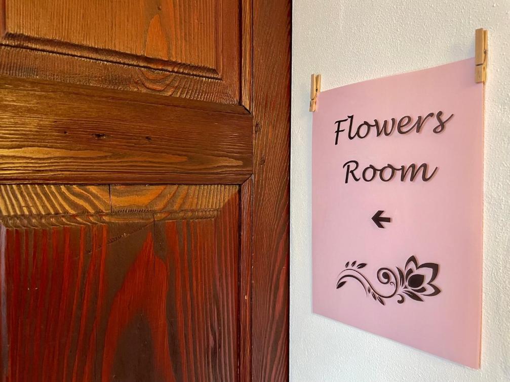 1912 - Flowers Room - budget for young – Bild