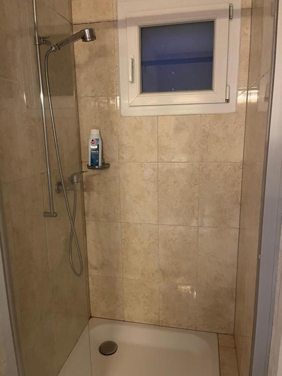 Grande chambre avec Salle de Bains Privative – Bild