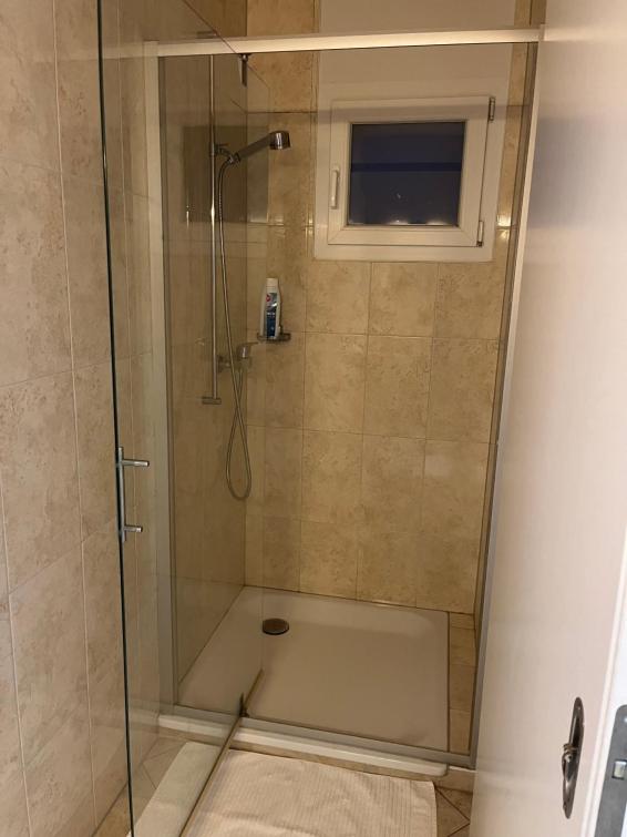 Grande chambre avec Salle de Bains Privative – Bild