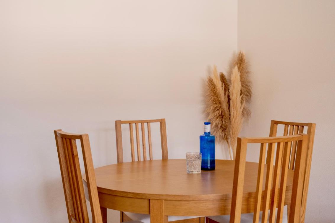 Chambre au bord du lac Léman – image