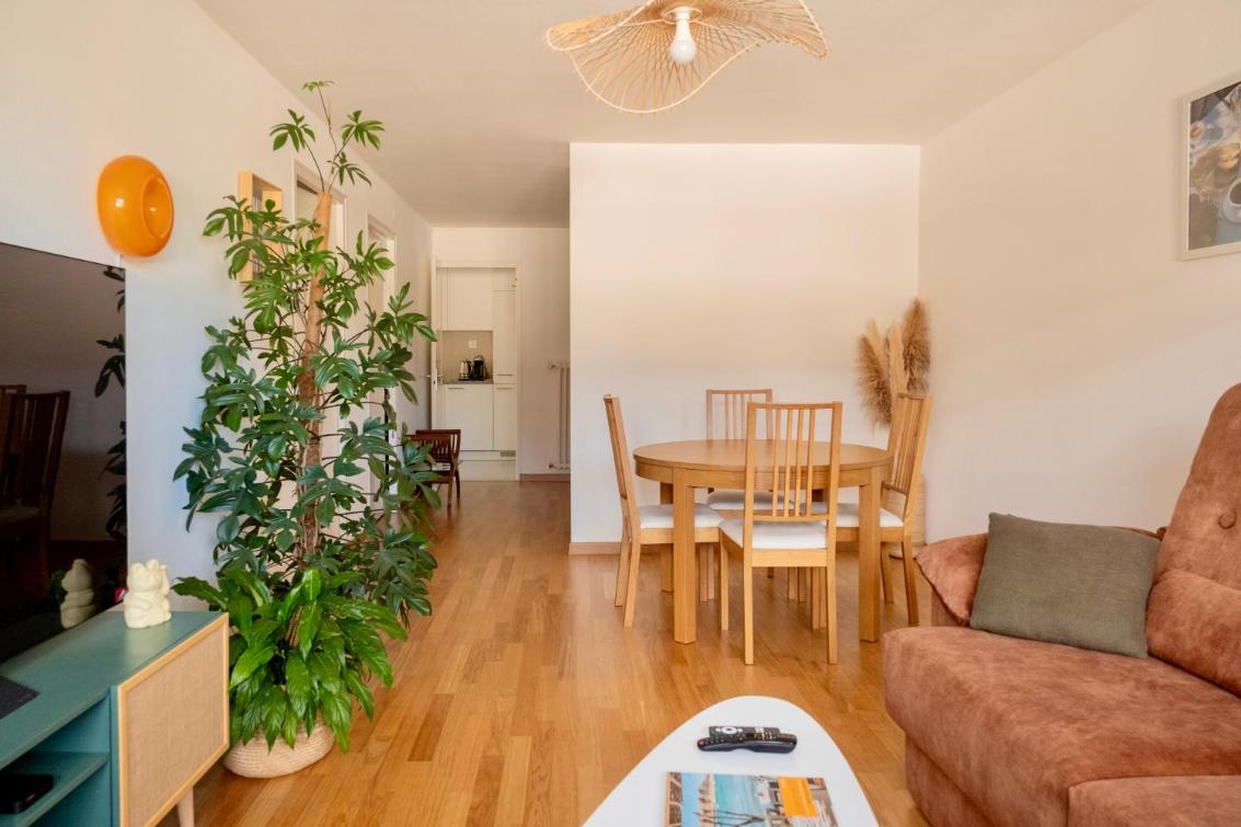 Chambre au bord du lac Léman – image