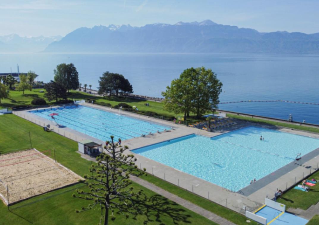 Chambre au bord du lac Léman – image