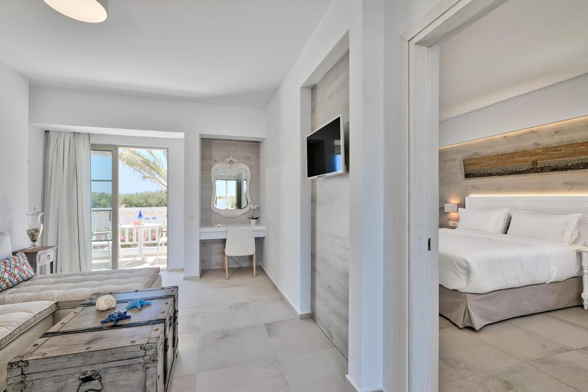 Photo - White Pearls-Adults Only Luxury Suites