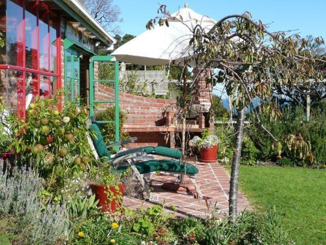 Photo - Bethells Beach Cottages