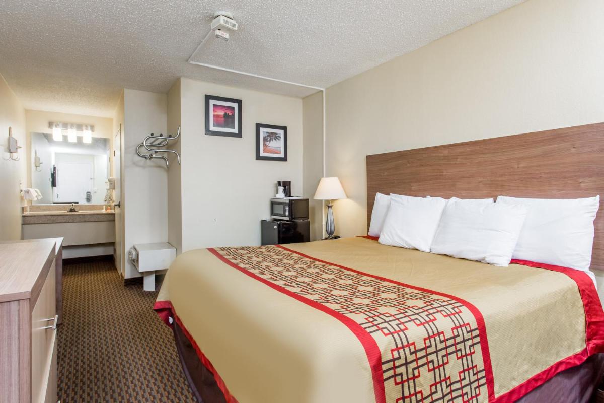 Photo - Days Inn by Wyndham Norfolk Airport