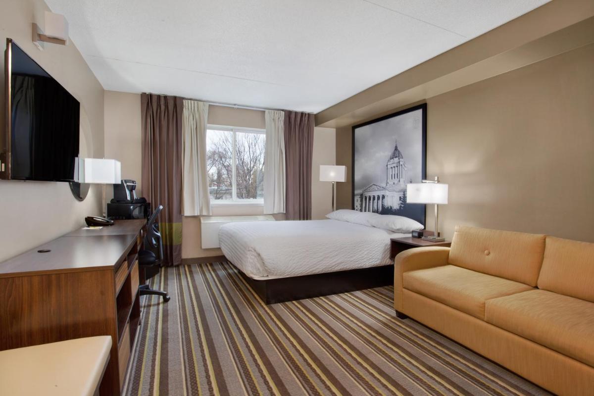 Photo - Super 8 by Wyndham Winnipeg West