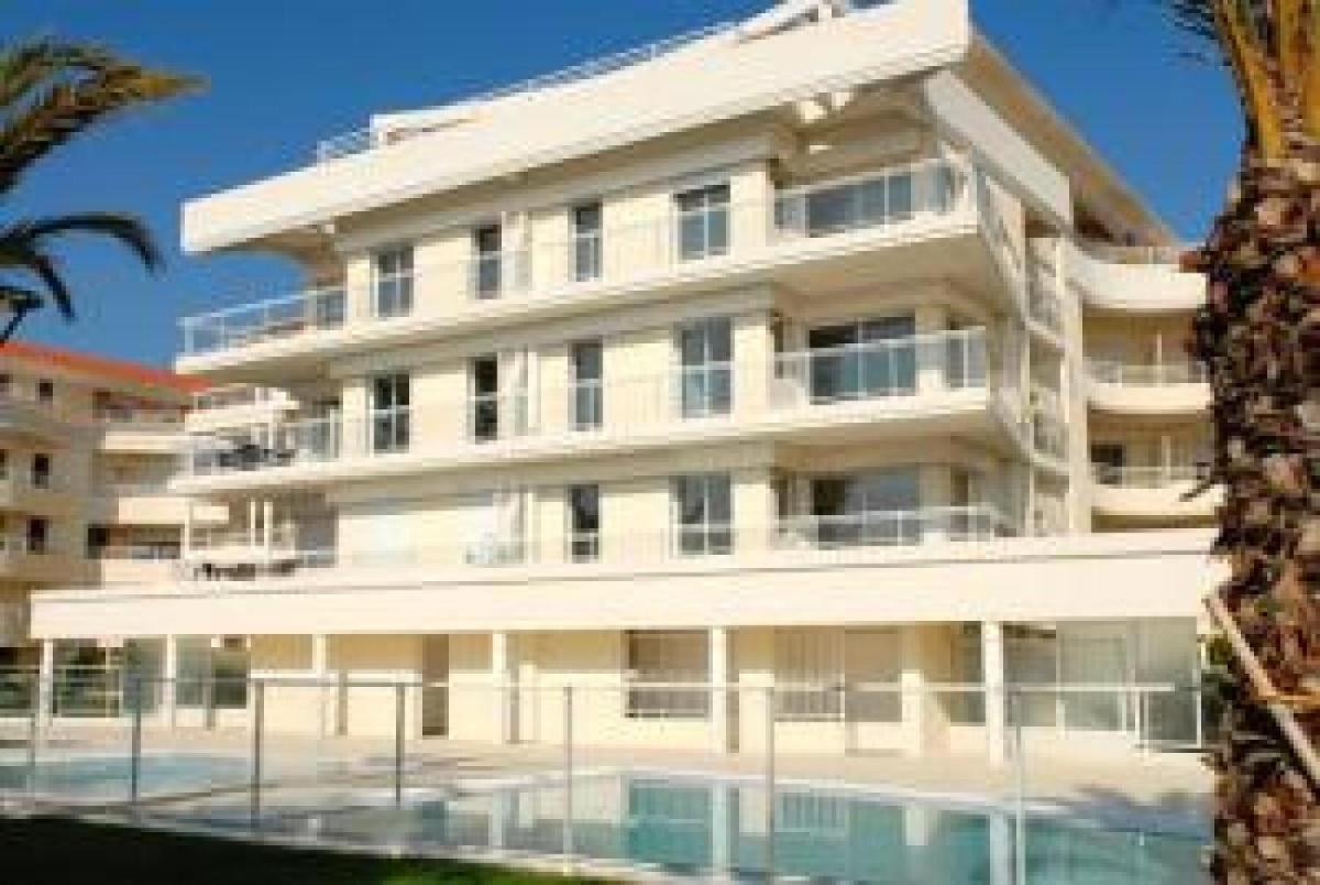 Photo - Stunning 2 Bed, 2 Bath Apt on the Cannes sea front has swimming pool and is a secure modern building