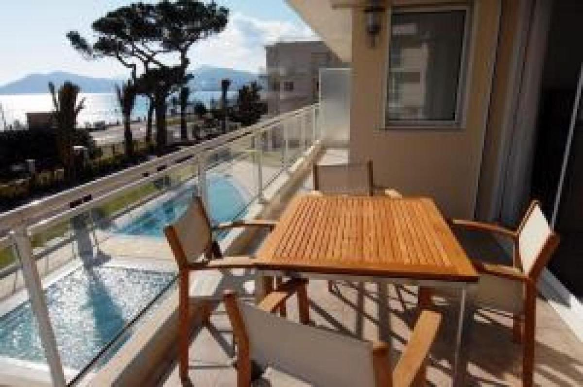 Photo - Stunning 2 Bed, 2 Bath Apt on the Cannes sea front has swimming pool and is a secure modern building