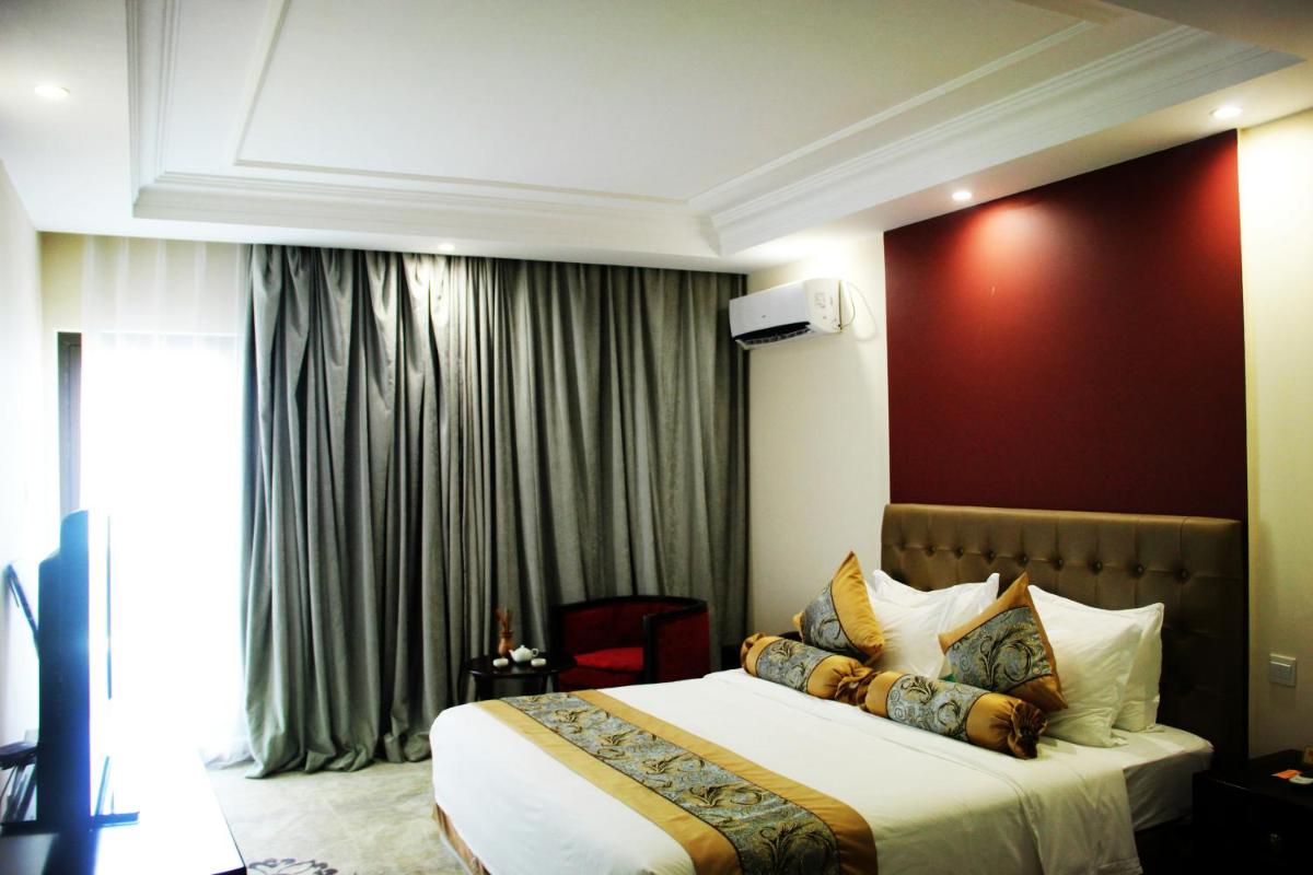 Photo - Bintumani Hotel