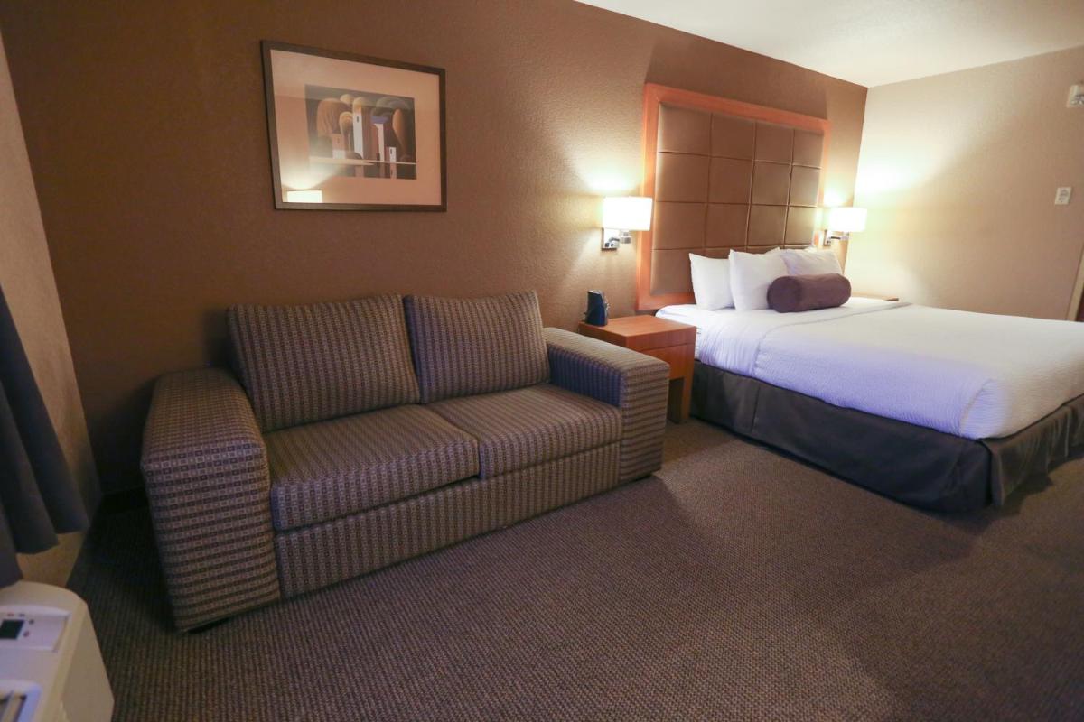 Photo - Days Inn by Wyndham Calgary Airport