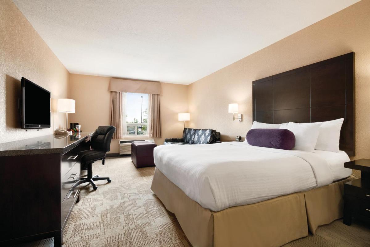 Photo - Days Inn by Wyndham Calgary Airport