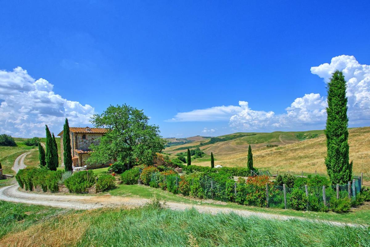 Photo - Castelmuzio by PosarelliVillas