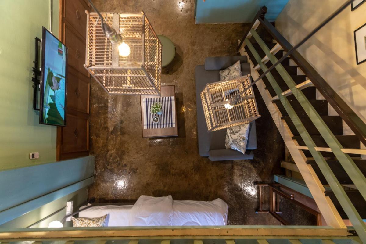 Foto - Live Local Cafe & Hotel - 420 Friendly