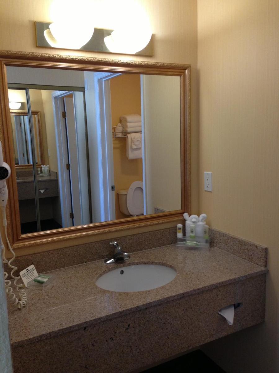 Photo - Country Inn & Suites by Radisson, Port Canaveral, FL