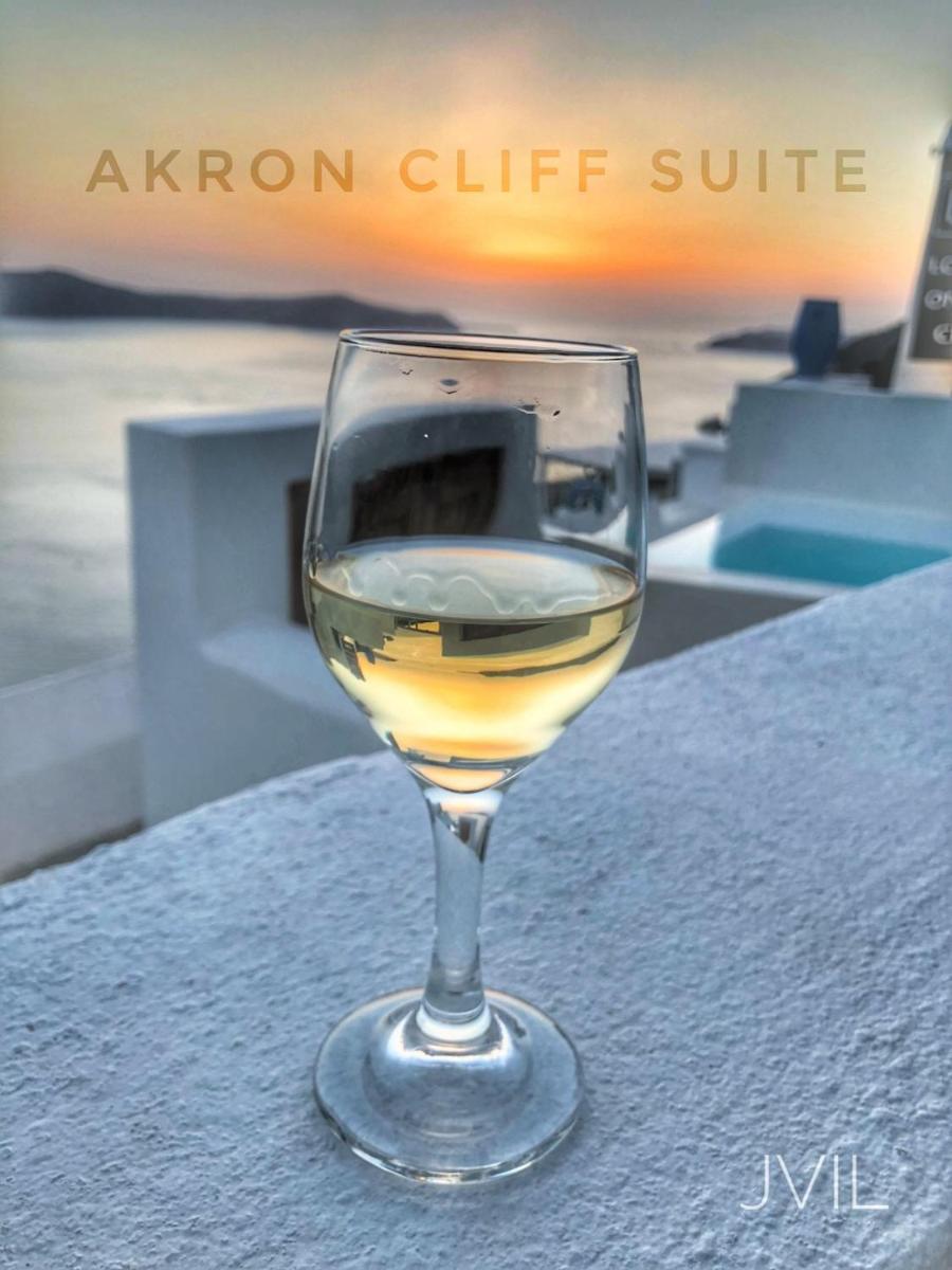 Photo - Akron Cliff Suite