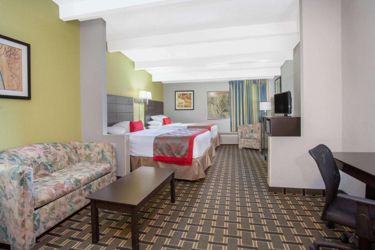 Photo - Ramada by Wyndham Davenport Orlando South