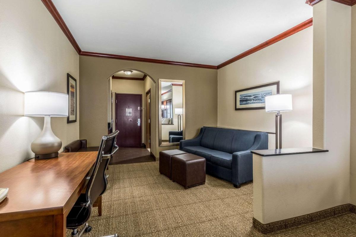 Photo - Comfort Suites Galveston