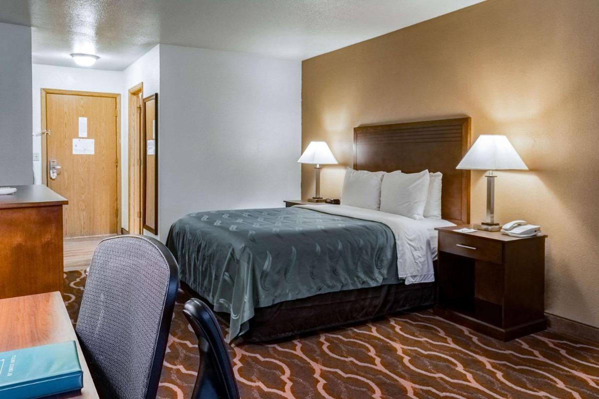 Photo - Quality Inn & Suites Vancouver North