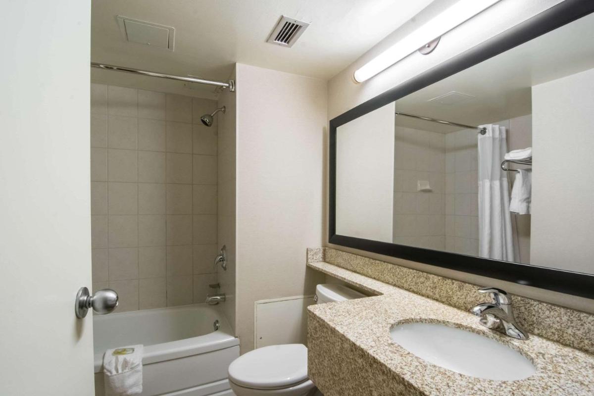 Photo - Quality Inn & Suites Yellowknife