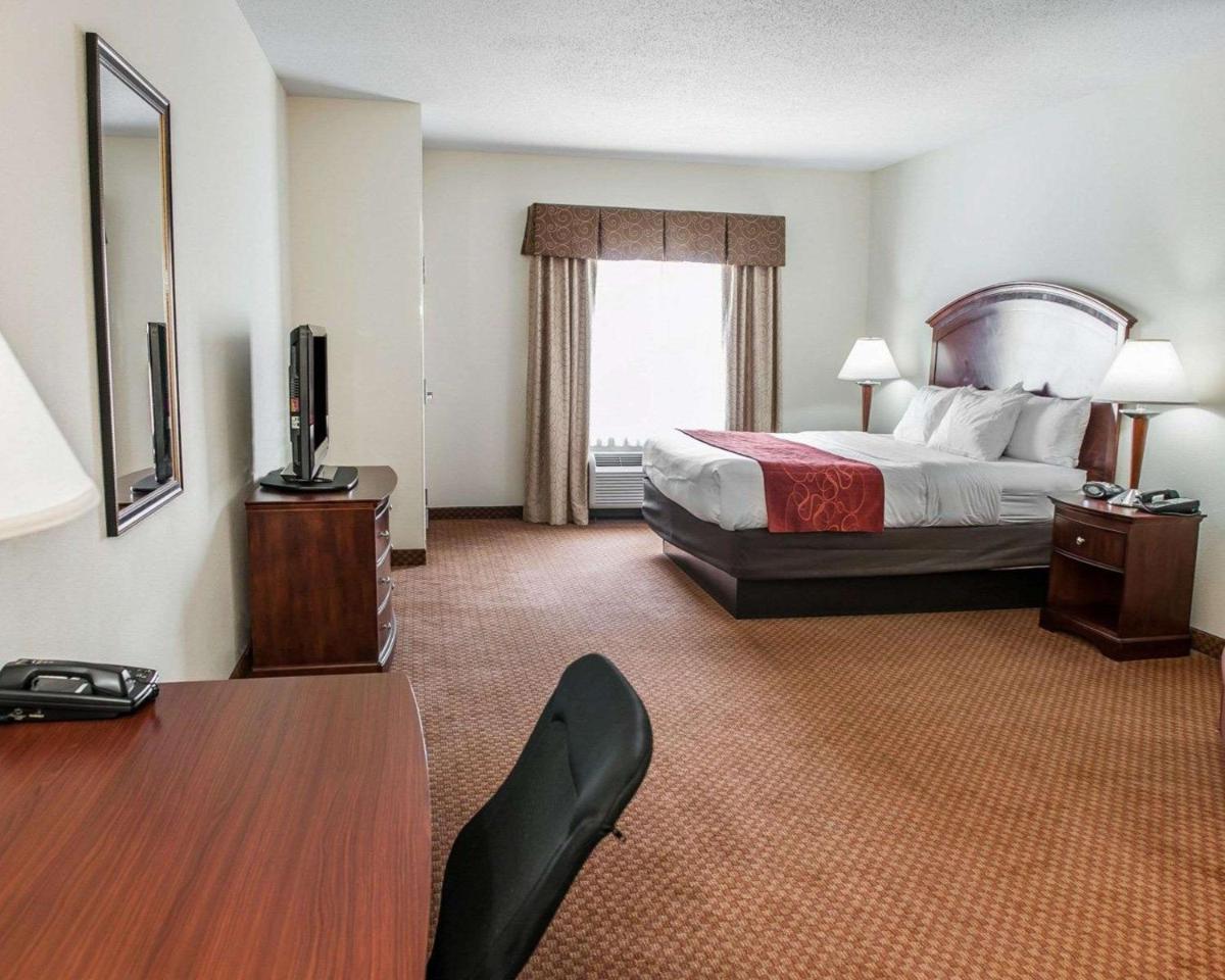 Photo - Comfort Suites near Indianapolis Airport