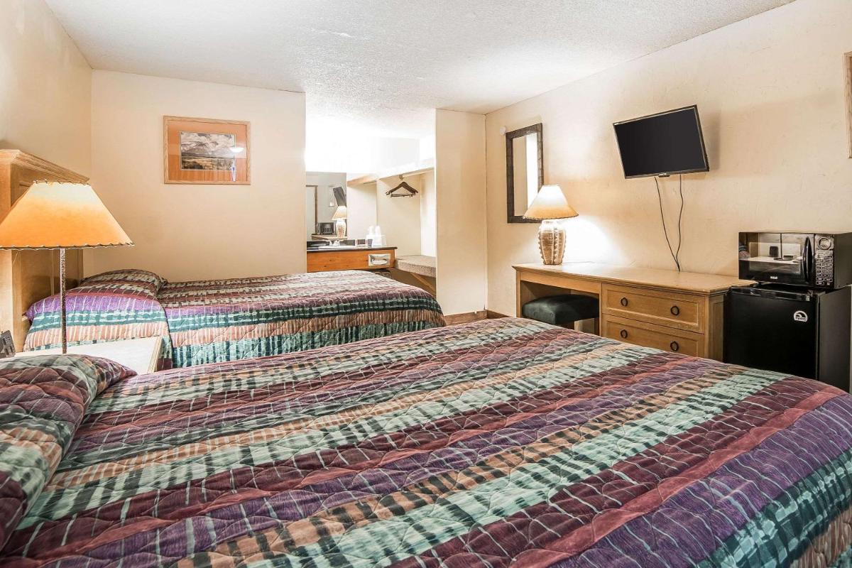 Foto - Econo Lodge Inn & Suites Kalispell