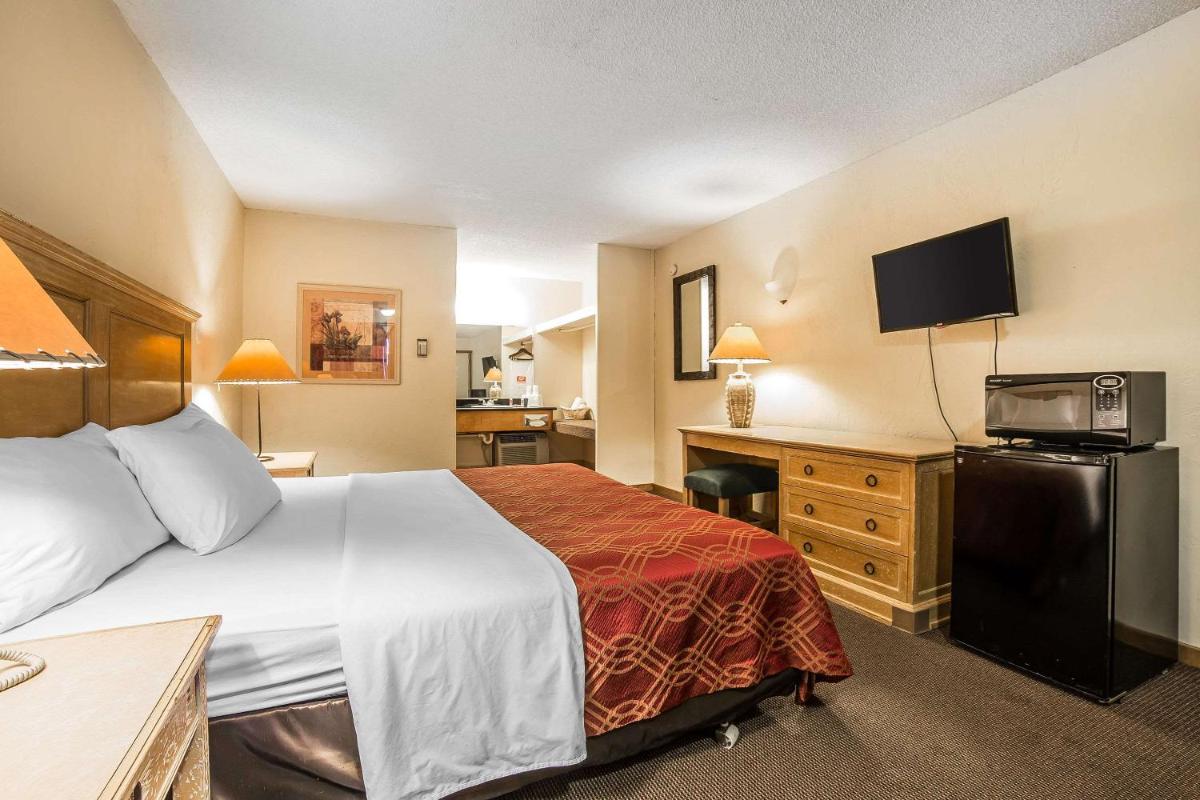 Foto - Econo Lodge Inn & Suites Kalispell