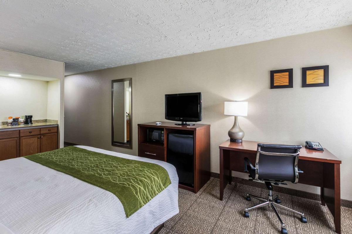 Photo - Comfort Inn Medford-Long Island