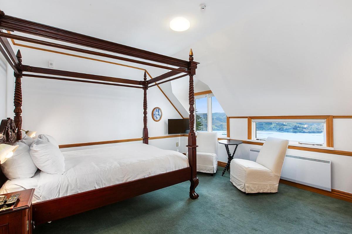 Photo - Larnach Lodge & Stable Stay