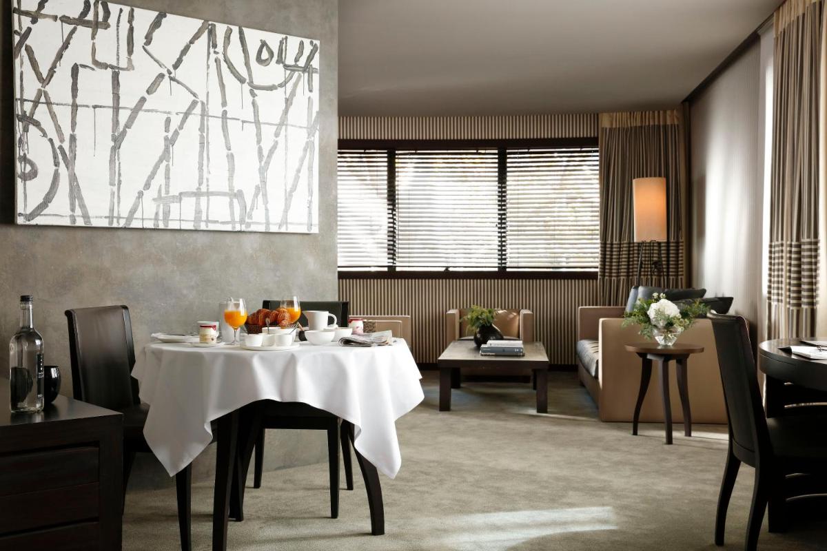 Hotel Square photo 7