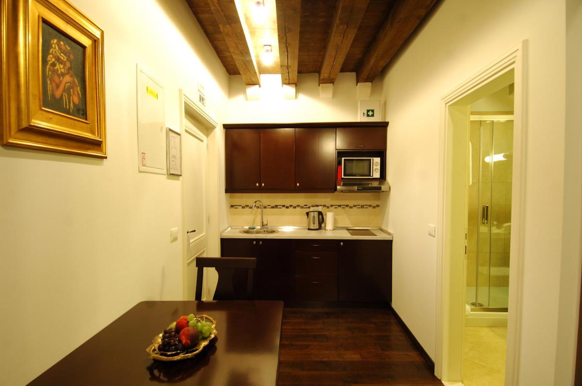 Photo - SUNce Palace Apartments with free offsite parking