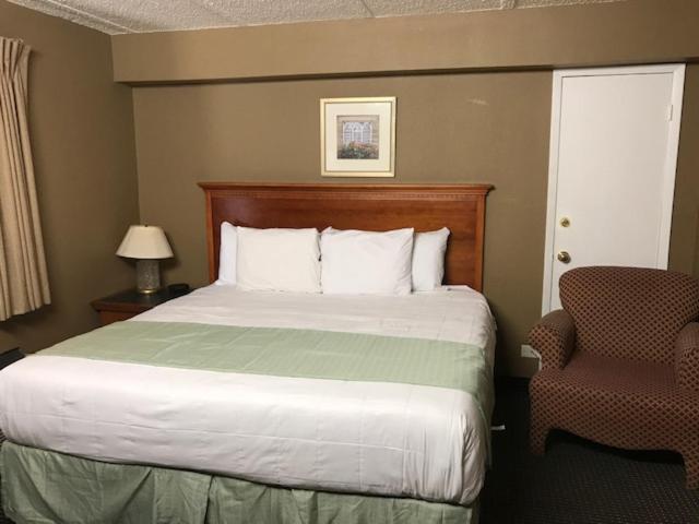 Photo - Americas Best Value Inn Laredo