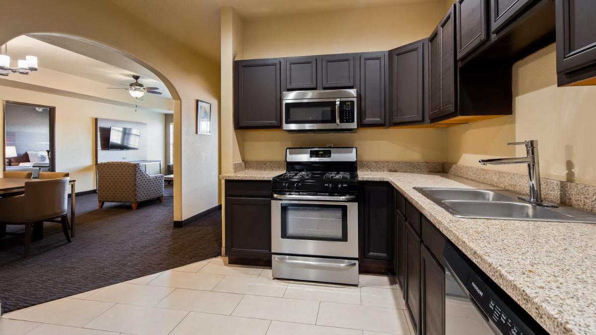 Photo - Best Western Plus Hill Country Suites - San Antonio