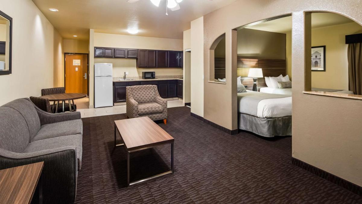 Photo - Best Western Plus Hill Country Suites - San Antonio